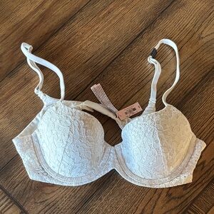Victoria's Secret body by Victoria NWT Lace lined Demi Bra 36B